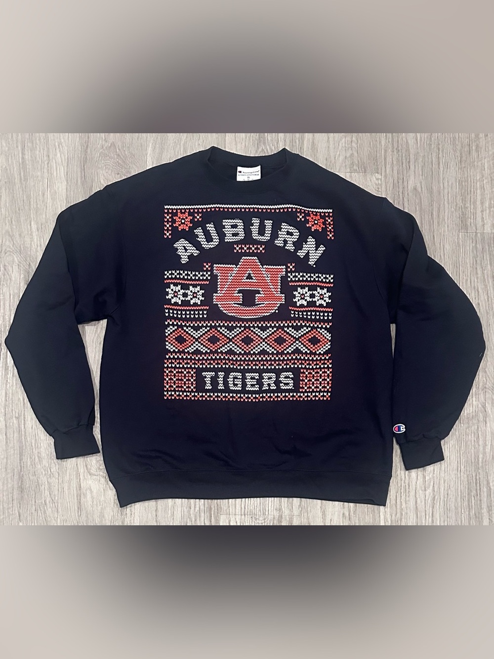 Champion Auburn Tigers Holiday Christmas Crewneck Sweater Sweatshirt Size XL